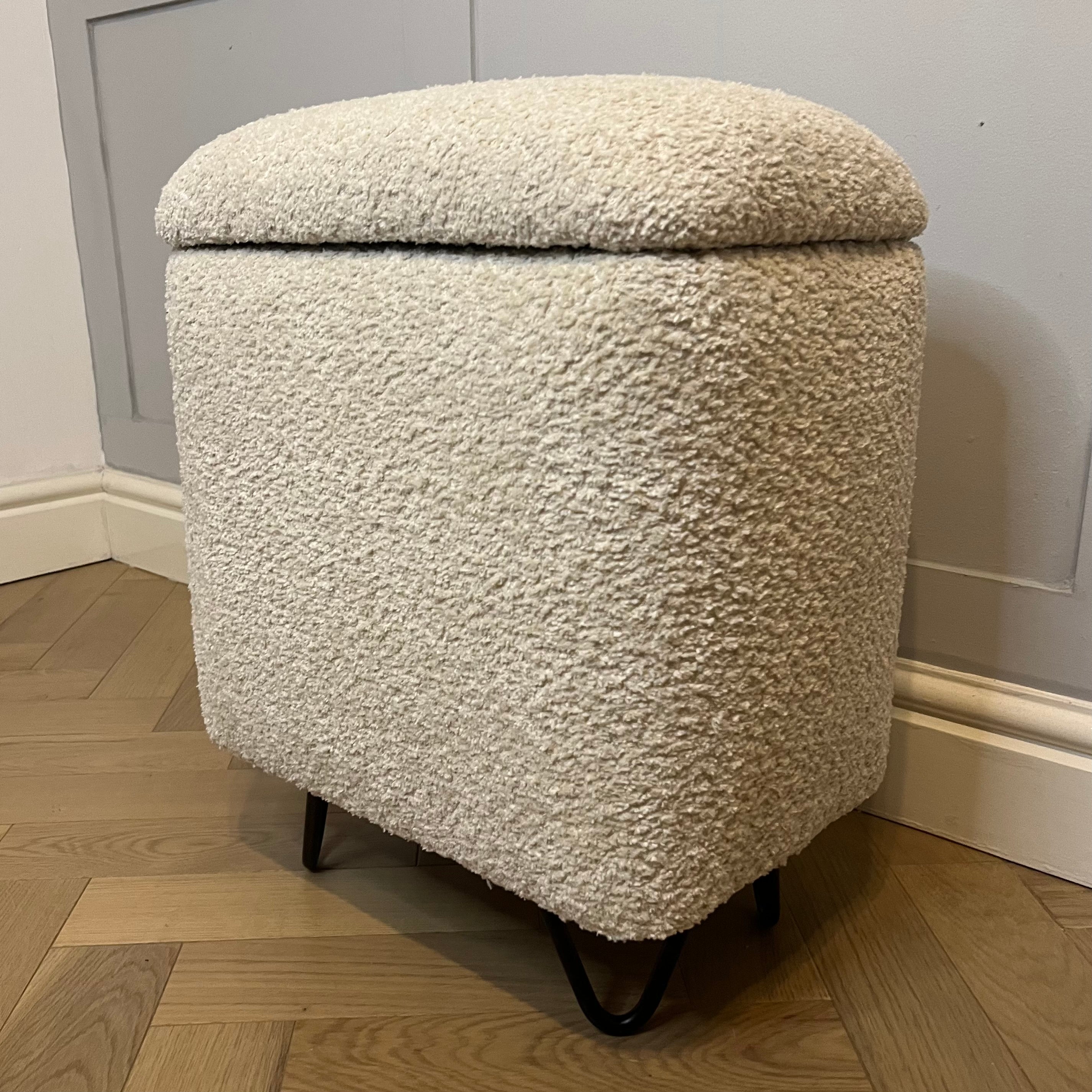 Slim dressing table stool in boucle fabric